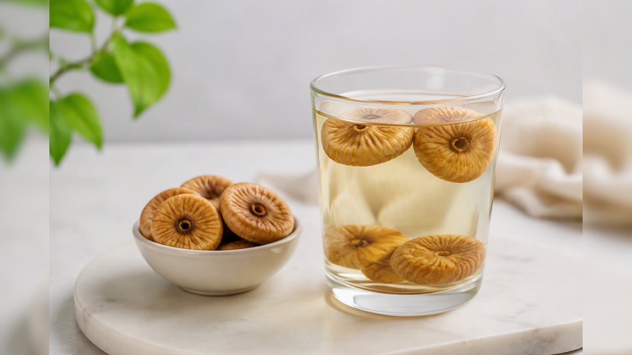 इन 6 लोगों के लिए वरदान से कम नहीं सुबह खाली पेट अंजीर का पानी, जानें फायदे और पीने का सही तरीका