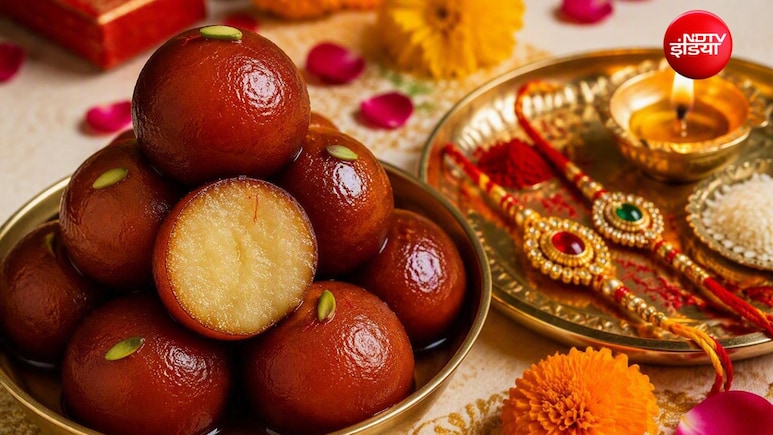 रक्षाबंधन पर क्या बनाएं? बिना मावा, सिर्फ 3 इंग्रीडिएंट से बनाएं गुलाब जामुन, हर कोई चाटता रह जाएगा उंगलियां