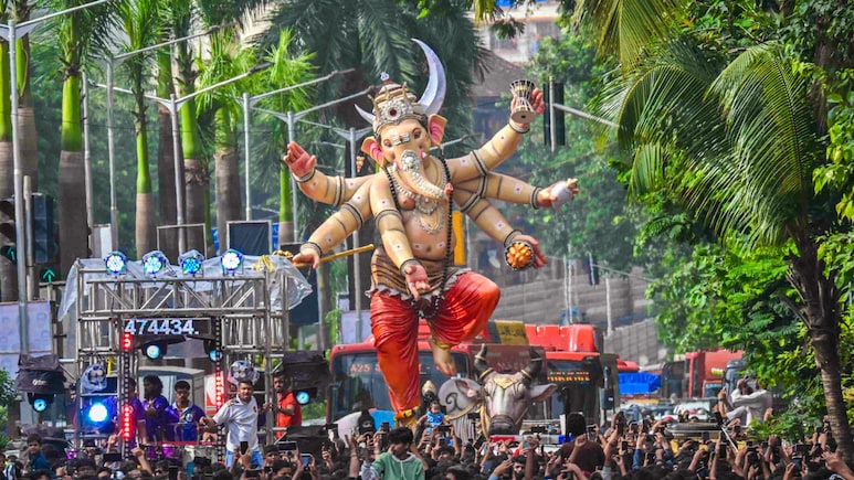 गणेशोत्सव 2026: बॉम्बे हाईकोर्ट का बड़ा फैसला, POP से बनीं गणेश मूर्तियों का विसर्जन कैसे-कहां होगा?