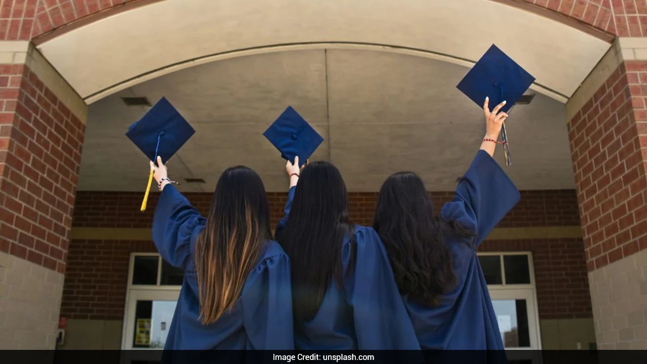 Niti Aayog Flags India's Graduate Job Mismatch: Only 8.25% Work In Field