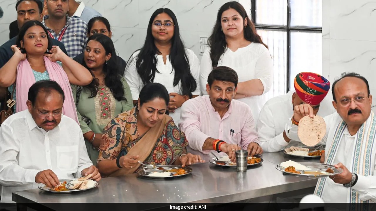 Delhi Government Achieves Target Of 100 Atal Canteens, One In Delhi University