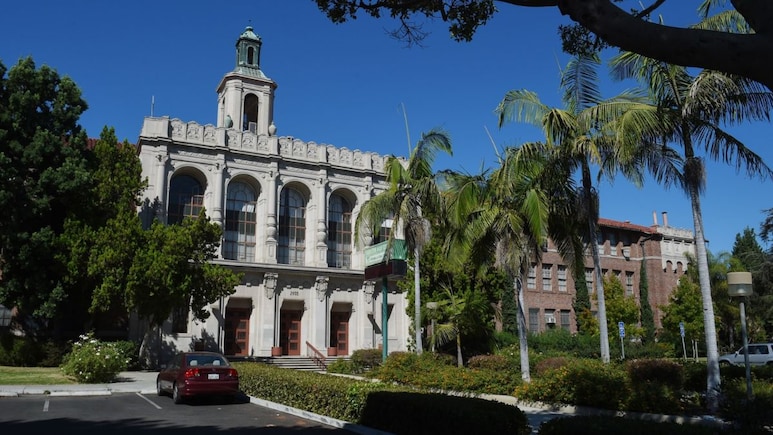'Beverly Hills, 90210' School Faces Crisis With Shrinking Enrolment, Rising Costs