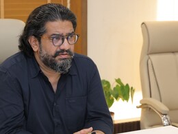 चाकणच्या खड्ड्यांचा विषय संपणार? तळेगाव-शिक्रापूर मार्गावर युद्धपातळीवर काम; मंत्री भोसले ॲक्शन मोडमध्ये