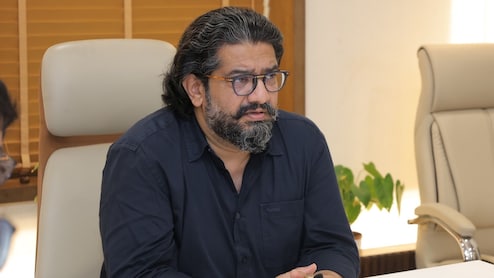 चाकणच्या खड्ड्यांचा विषय संपणार? तळेगाव-शिक्रापूर मार्गावर युद्धपातळीवर काम; मंत्री भोसले ॲक्शन मोडमध्ये