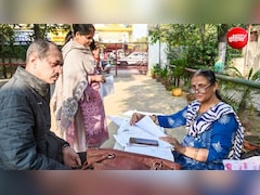 Delhi SIR: ड्राफ्ट वोटर लिस्‍ट से 47 लाख लोगों के नाम कटे... जुड़वाएं कैसे? फॉर्म-6 और ये डॉक्‍यूमेंट्स तैयार