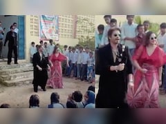 स्कूल में स्वतंत्रता दिवस पर पहुंचे 'शाहरुख खान'!, 'झूमे जो पठान' पर किया ऐसा डांस..देख बच्चों ने पकड़ लिया माथा