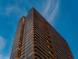 Woman Jumps From 18th Floor After Fight With Boyfriend, Survives Miraculously After Landing On Tree