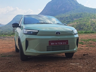 EV खरीदने के लिए ₹10 लाख से कम बजट? ये 4 टॉप इलेक्ट्रिक कार हैं आपके लिए