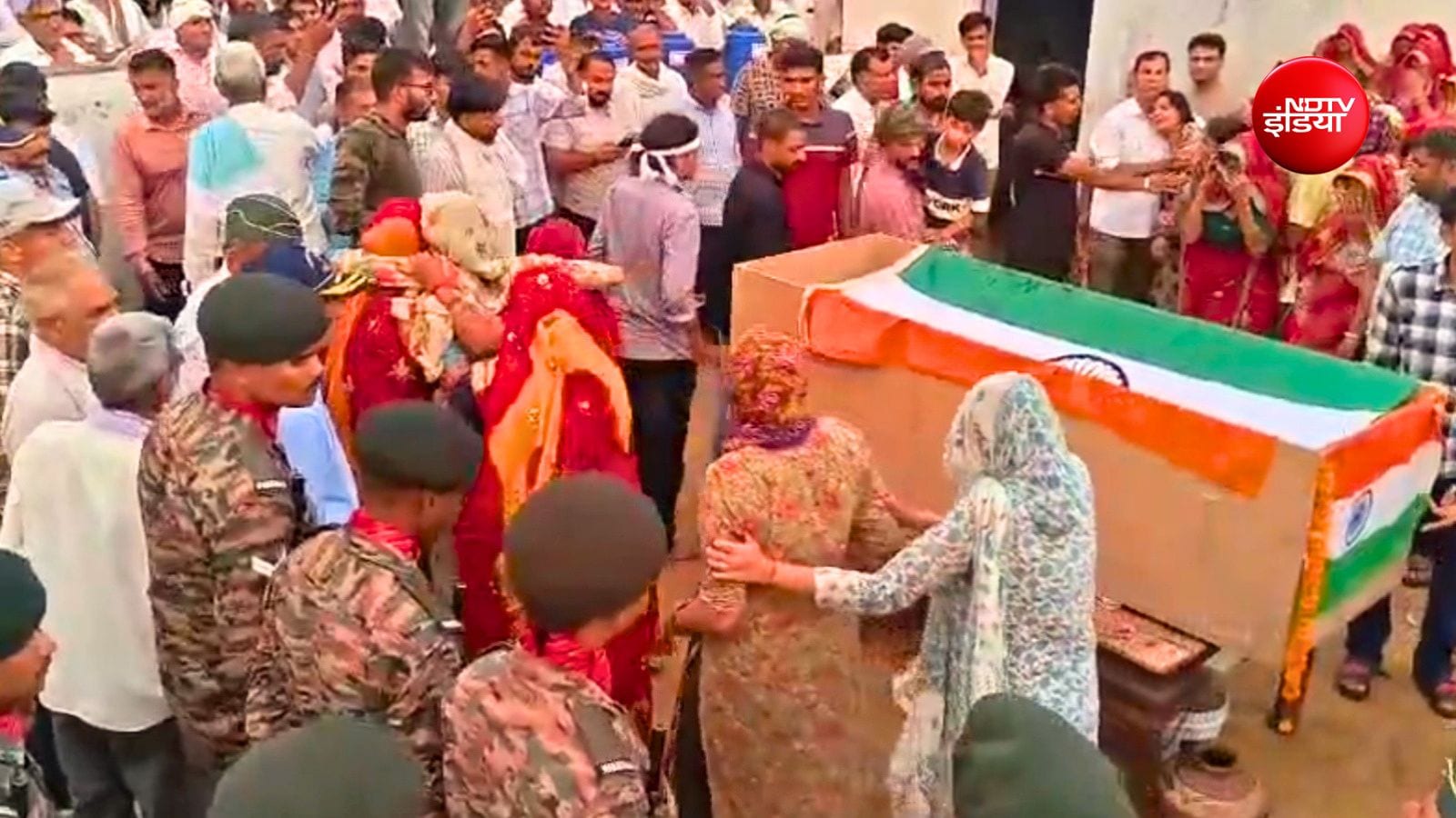 परिवार के इकलौते बेटे की असामयिक मौत पर घर पर गमगीन माहौल