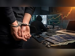 Instagram Stock Market Scam: Fraudsters Promising Huge Returns Arrested; Mobiles, Passports Seized