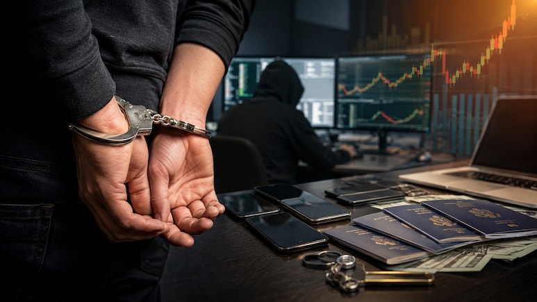 Instagram Stock Market Scam: Fraudsters Promising Huge Returns Arrested; Mobiles, Passports Seized