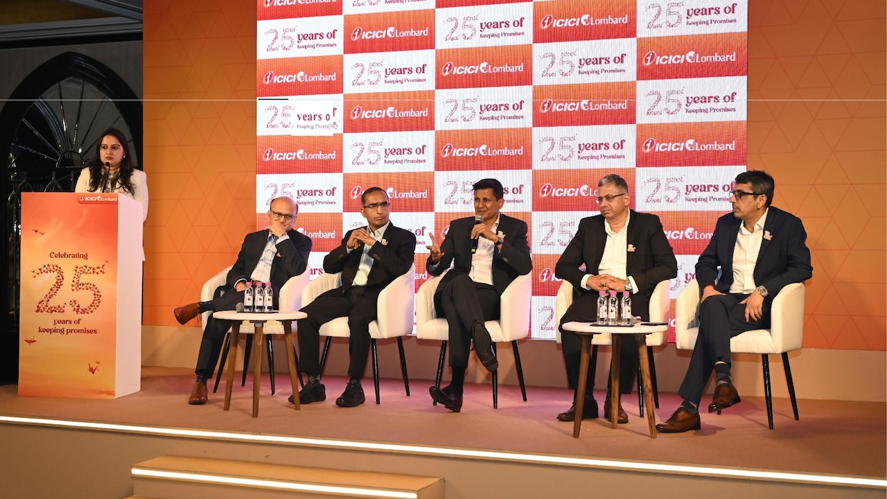 पालतू जानवरों का बीमा और Voice AI! जानें ICICI Lombard ने 25 साल पर लॉन्च किए ये 25 फीचर्स