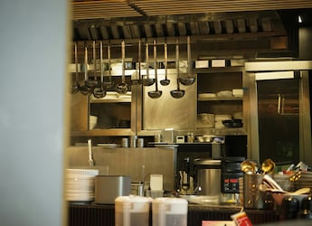 https://food.ndtv.com/news/maharashtra-food-body-lifts-suspension-on-food-licences-of-5-bkc-restaurants-11977807