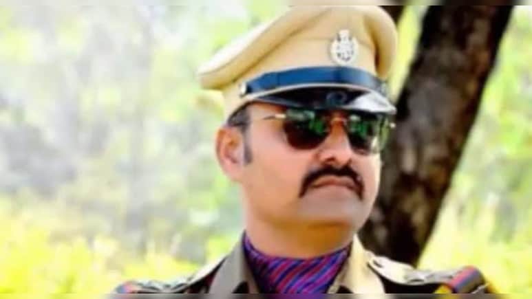 घर में लहूलुहान म&zwj;िले थाना प्रभारी, सड़क पर ग्रीन कॉर&zwj;िडोर बनाकर अस्&zwj;पताल पहुंचाया&nbsp;