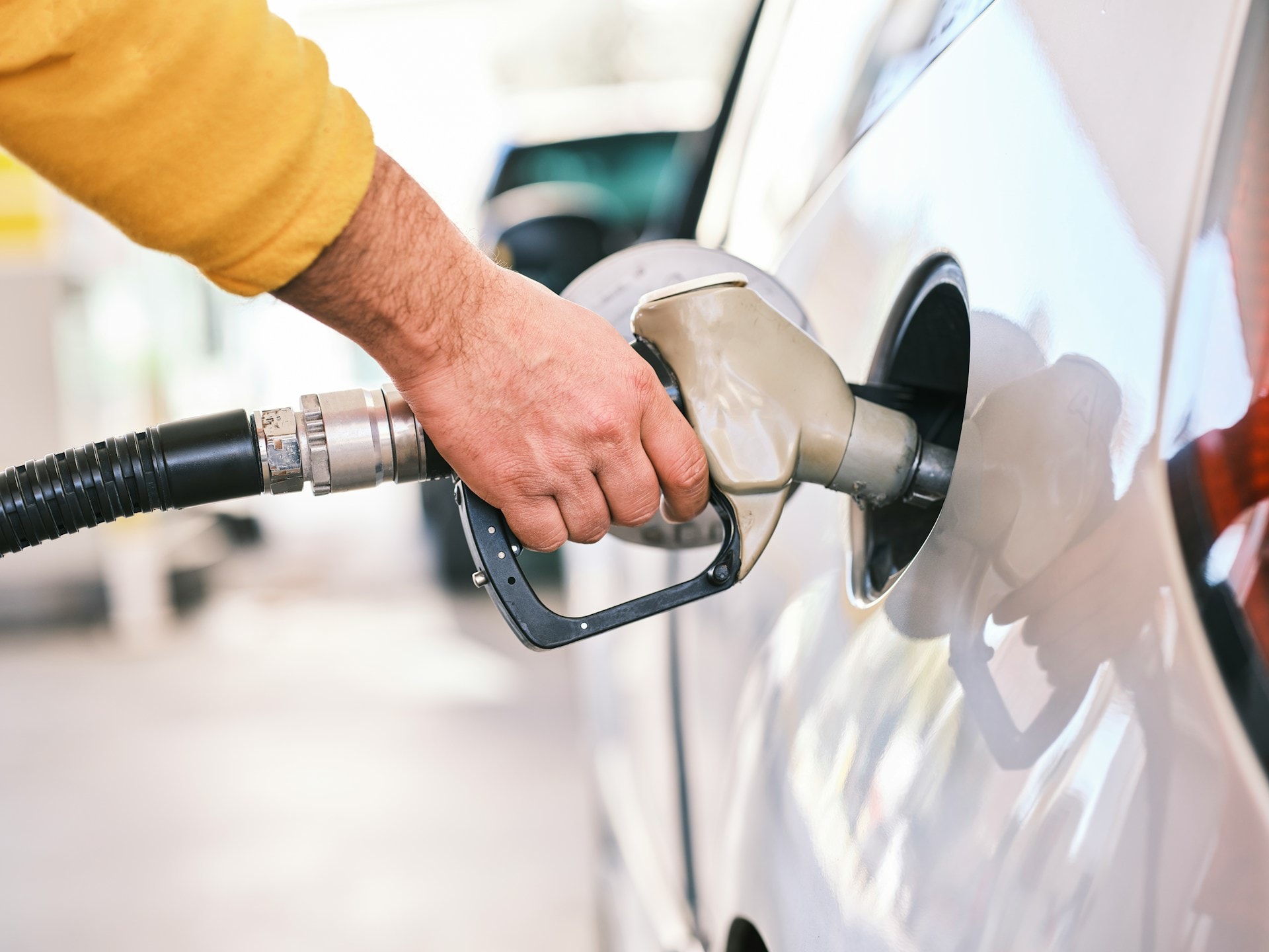 E20 Petrol Not Sole Factor Behind Low Mileage, Says Govt: Here's What May Cost More Fuel