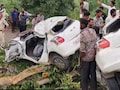 धार में रॉन्ग साइड से आ रही बस को बचाने में 25 फीट गहरे गड्ढे में गिरी कार, 1 की मौत; 2 गंभीर