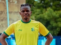 Nigerian Footballer Dies On Field, Huge Confusion Follows. This Is What Happened