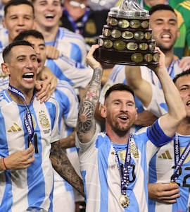 There Is No Comparison: What Lionel Messis Argentina Teammates Said After His Retirement