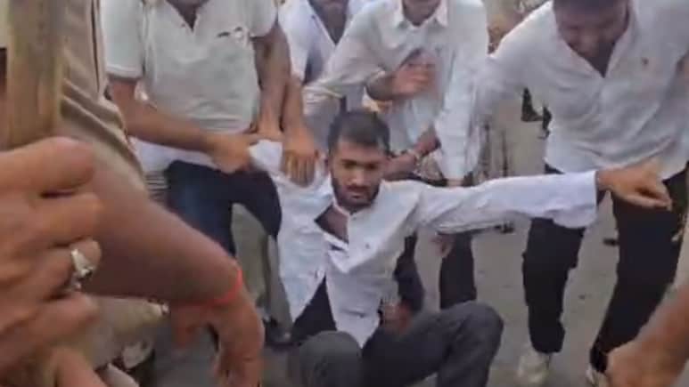छात्रसंघ चुनाव की मांग को लेकर जोधपुर में सड़कों पर उतरे छात्र, पुलिस से उलझे, जवानों ने खदेड़ा