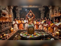 सावन शिवरात्रि पर शिवलिंग पर क्या-क्या चढ़ाएं? ज्योतिषाचार्य से जानें कैसे करें जलाभिषेक