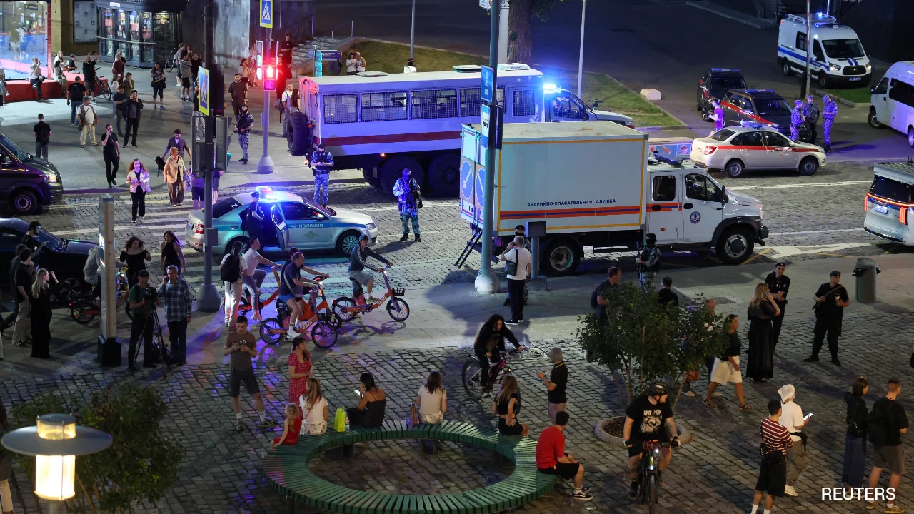 3 Dead As Bomb Carried By Woman Explodes In Moscow Restaurant