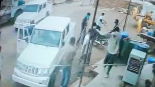 फैक्&zwj;ट्री में घुसकर ताबड़तोड़ फायर&zwj;िंग करने वाले 6 बदमाश ग&zwj;िरफ्तार, CCTV में कैद हो गई थी घटना