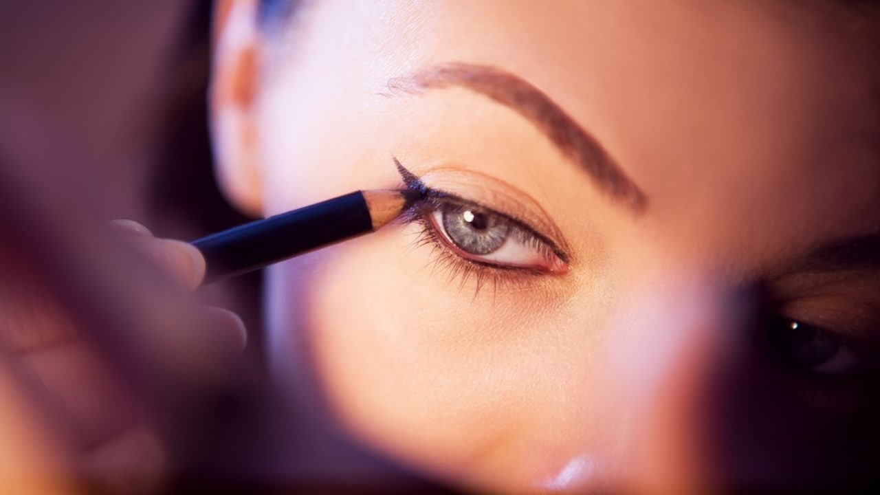 Best Eyeliners For Precise And Long-Lasting Eye Makeup Best Eyeliners For Precise And Long-Lasting Eye Makeup