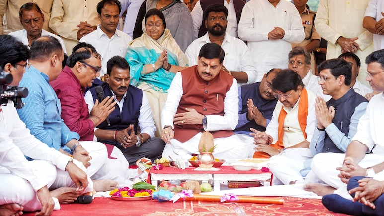 इंदौर के दशहरा मैदान में लगेगी अटल जी की 25 फीट ऊंची प्रतिमा, सीएम डॉ. मोहन यादव ने किया भूमिपूजन