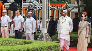 Bankim Chandra's Descendants Seek Sonia Gandhi's Apology Over Vande Mataram Row