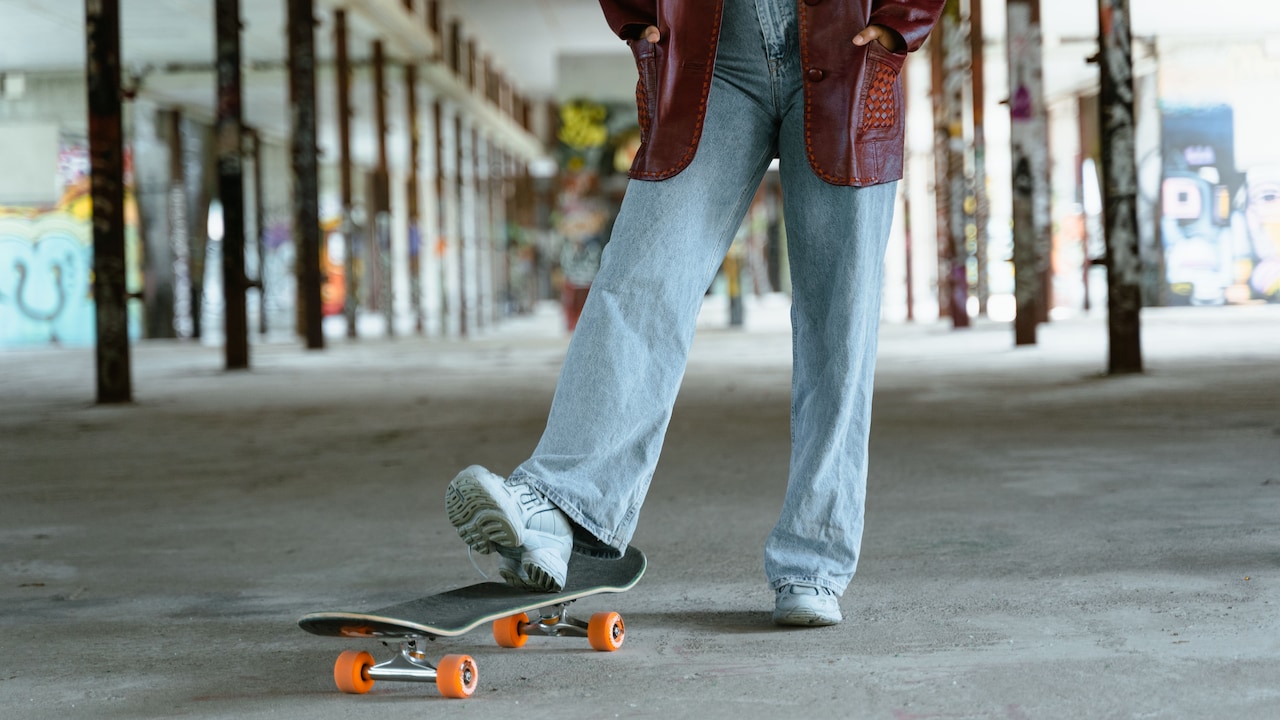 7 Straight-Fit Jeans For Women Who Find Slim Fits Too Tight 7 Straight-Fit Jeans For Women Who Find Slim Fits Too Tight