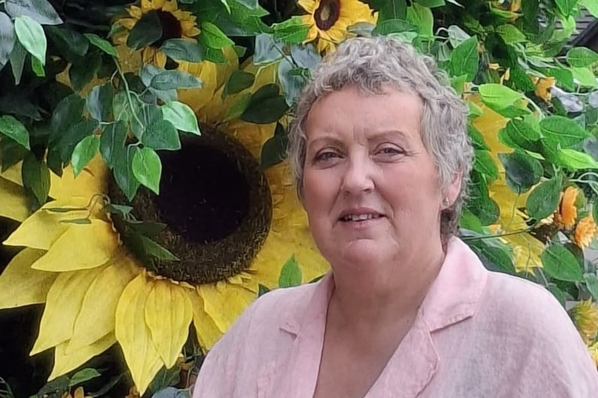 58-year-old Tracy Tomlinson gets Immune Cell Cancer Therapy