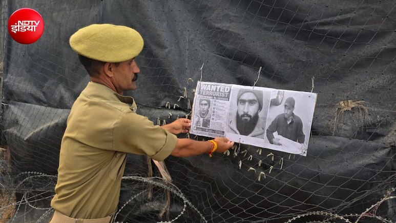 लश्कर के आतंकी लतीफ भट पर ₹15 लाख का इनाम, जम्मू में लगे 'वॉन्टेड' पोस्टर