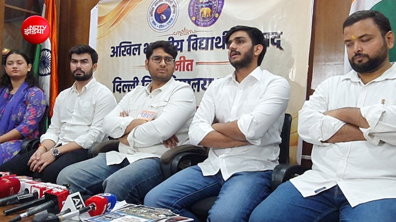 DU  में एक कोर्स, एक फीस... DUSU चुनाव से पहले ABVP का बड़ा दांव, इन छात्रों की फीस होगी माफ