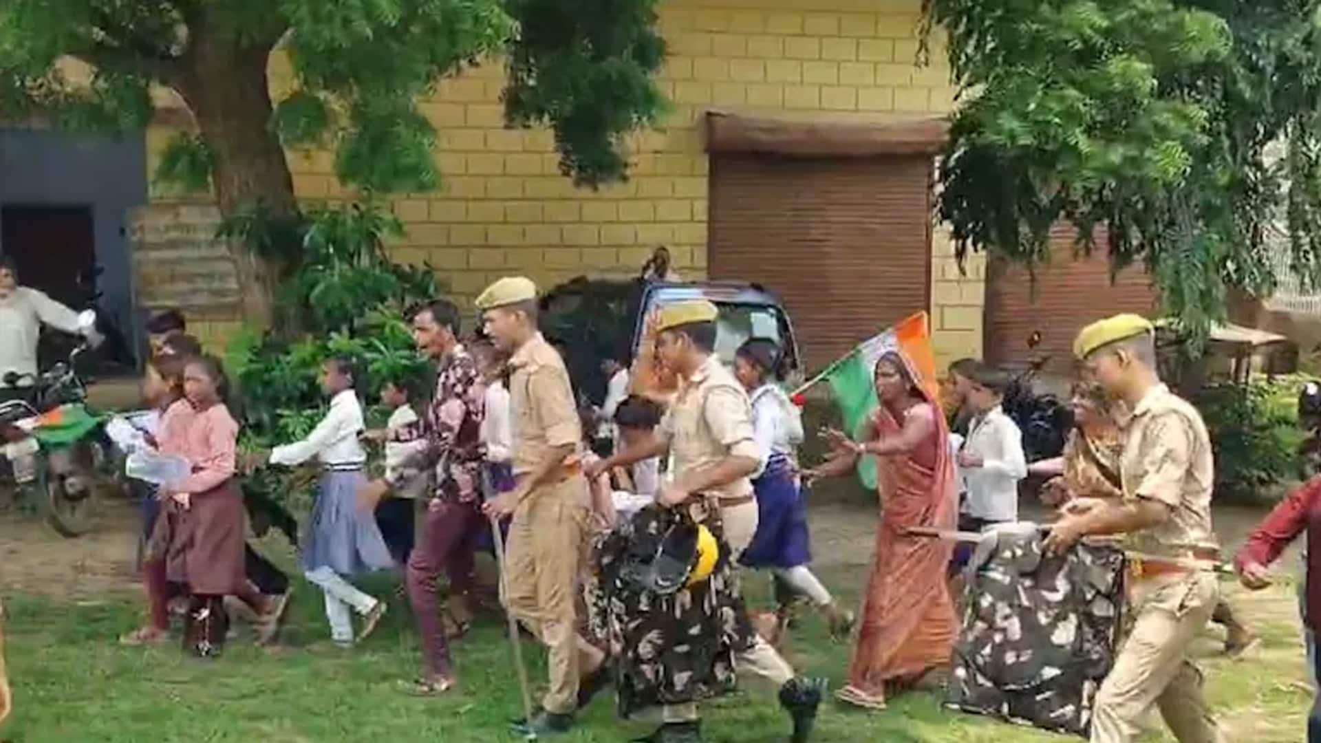 In Uttar Pradesh's Hamirpur, Gen Alpha Protests For A Road To School