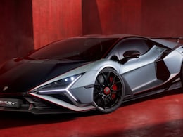 Lamborghini Revuelto SV Debuts As 1,050 HP Track-Focused Flagship