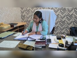 मध्&zwj;य प्रदेश: शासकीय अध&zwj;िकारी-कर्मचार&zwj;ियों के मकानों पर नेताओं का कब्&zwj;जा, दत&zwj;िया SDM एक्&zwj;शन में &nbsp;