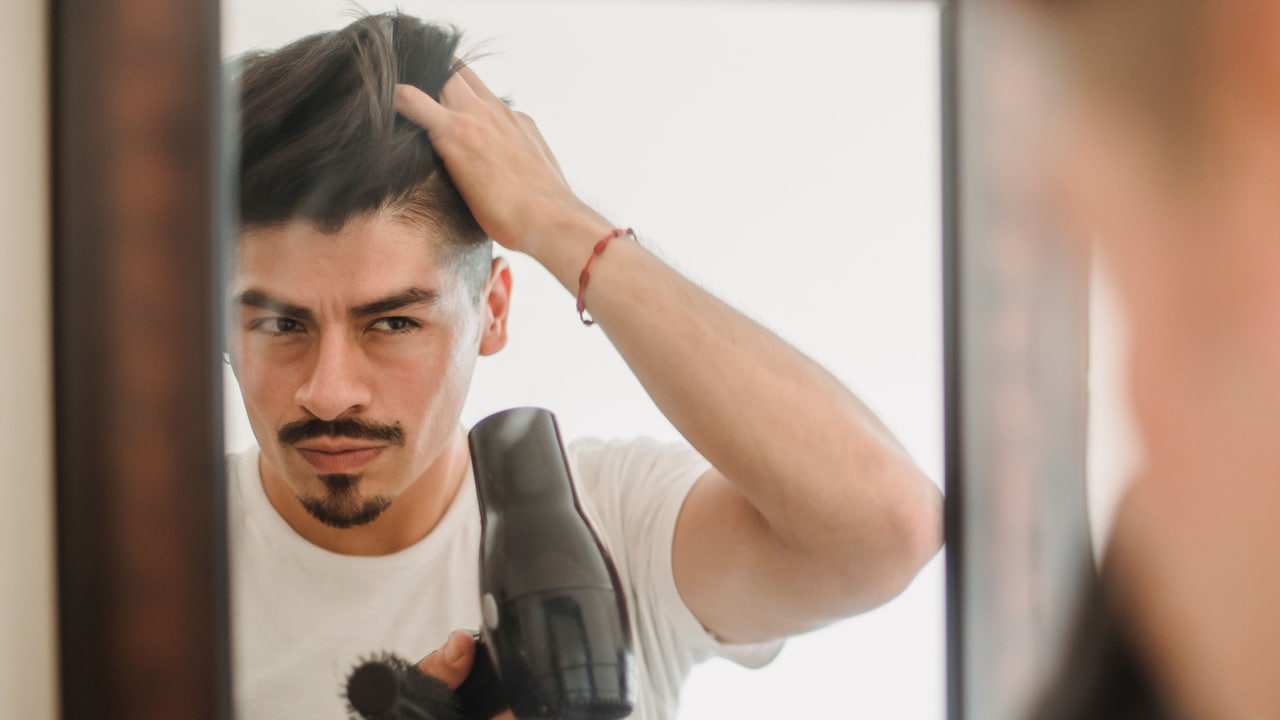 How To Troubleshoot A Hair Dryer That Smells Overheated: 10 Checks For Dust, Filters And Airflow How To Troubleshoot A Hair Dryer That Smells Overheated: 10 Checks For Dust, Filters And Airflow