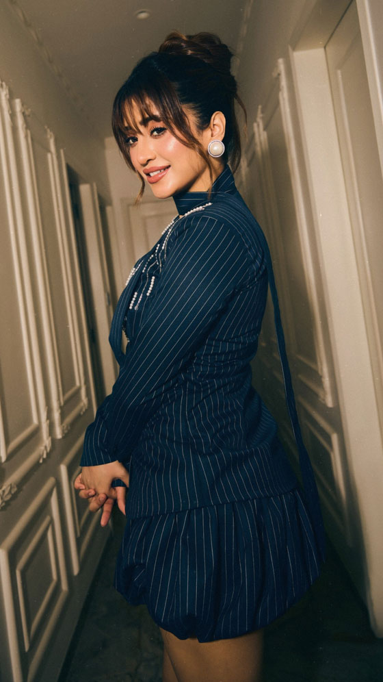 Shivangi Joshi Serves A Chic Fashion Look