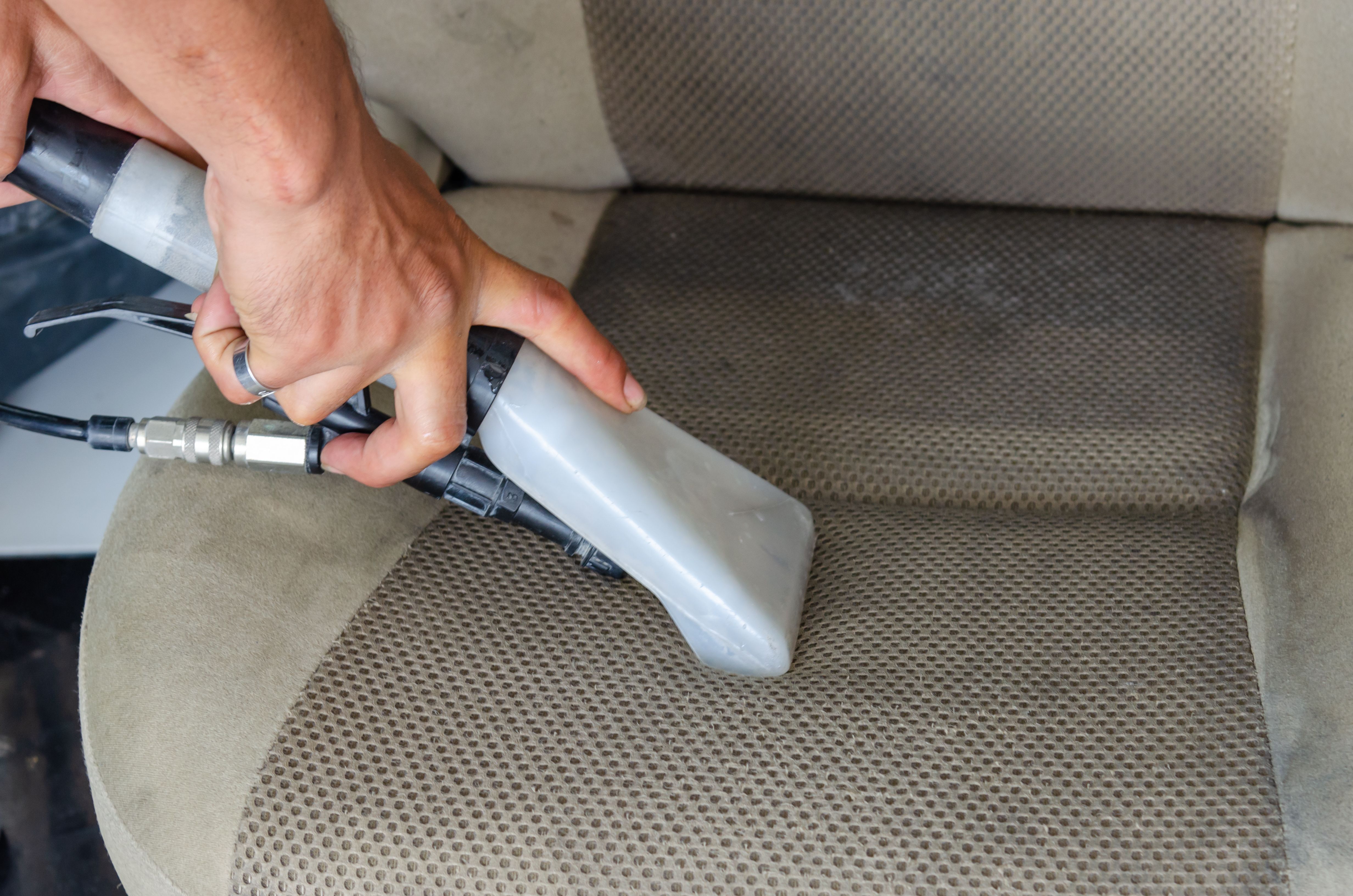 Higher Suction vs Better Cleaning? 10 Car Vacuum Myths Explained