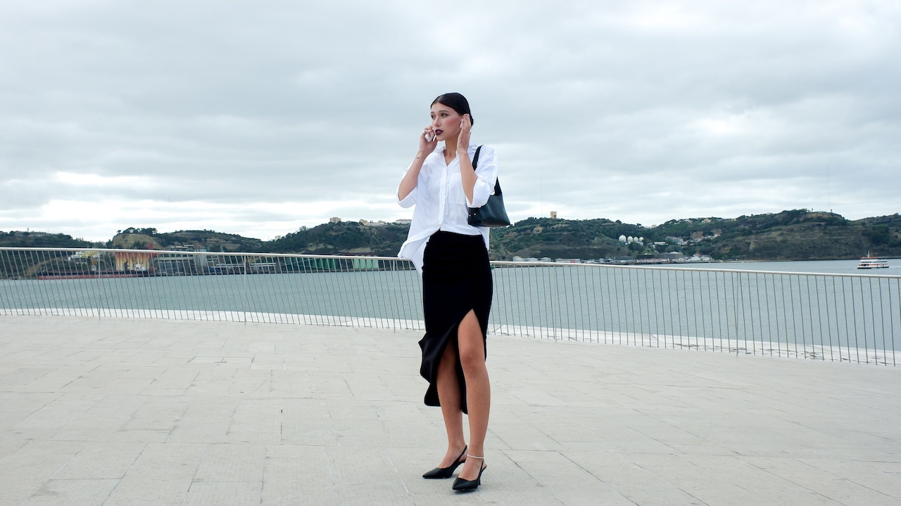 Why Pencil Skirts Shift Out Of Place: 10 Fit And Construction Issues Why Pencil Skirts Shift Out Of Place: 10 Fit And Construction Issues
