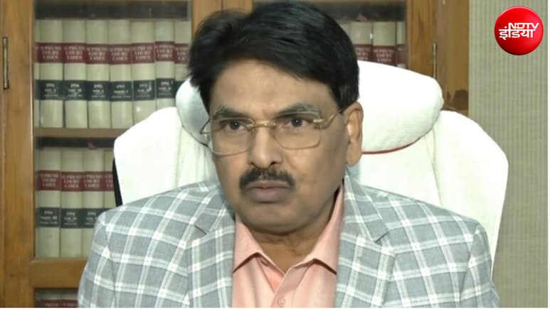 मनन कुमार मिश्रा के कार्यकाल पर विवाद, सुप्रीम कोर्ट में चुनौती, क्यों हुई हटाने की मांग