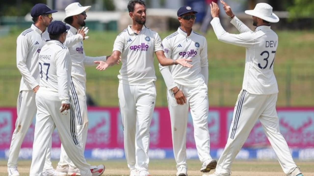 IND vs SL: कप्तान शुभमन गिल का चला दांव, कामिंदु मेंडिस की एक गलती पड़ी भारी, प्रसिद्ध कृष्णा ने बरपाया कहर