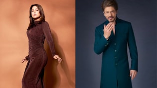Hina Khan Met Shah Rukh Khan On A Flight, Waited For Him To Wake Up For A Photo
