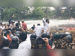 पटना में छात्रों का उबाल बरकरार, तेजस्वी यादव का मिला साथ..मांगें नहीं मानी गईं तो 25 अगस्त को होगा महाआंदोलन