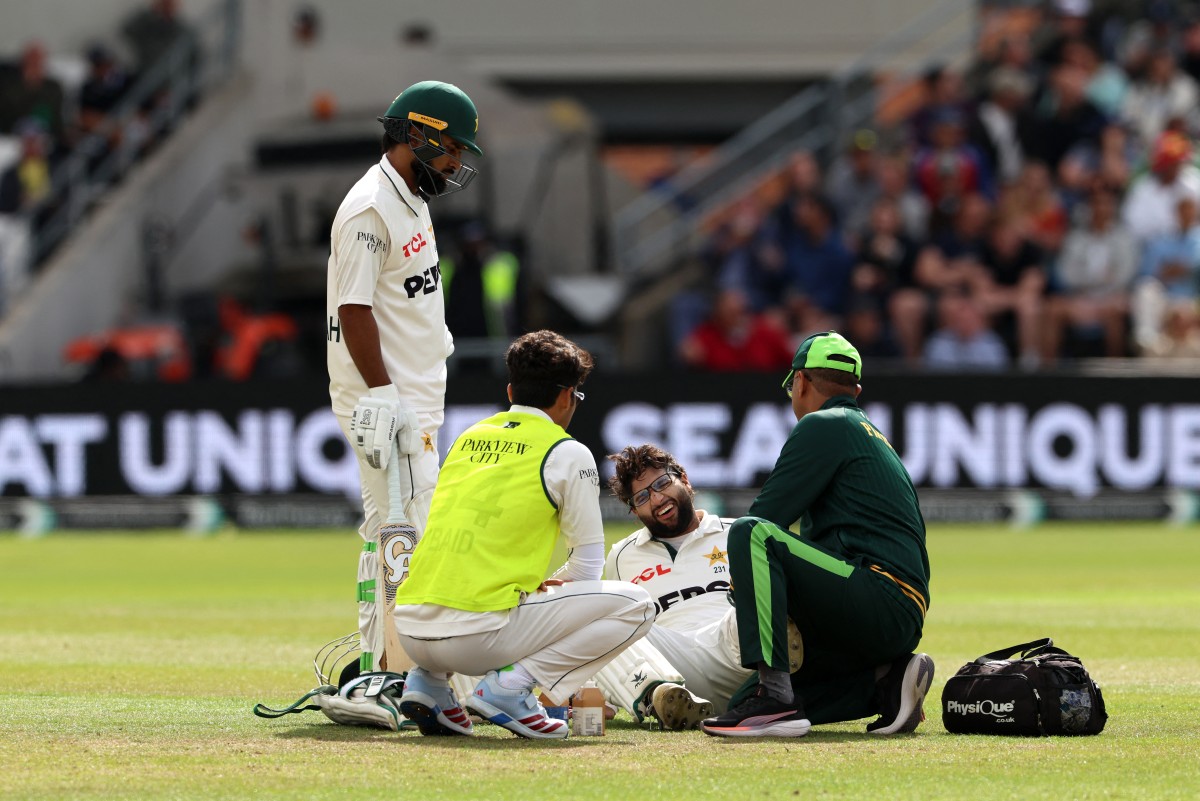 Pakistan Star Faked Injury To Not Bat vs England Despite Team In Danger?