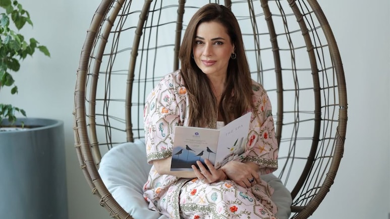 Neelam Kothari, 56, Reveals Her Diet And Fitness Secrets: 'Protein' Pizza, Workouts, Early Dinners