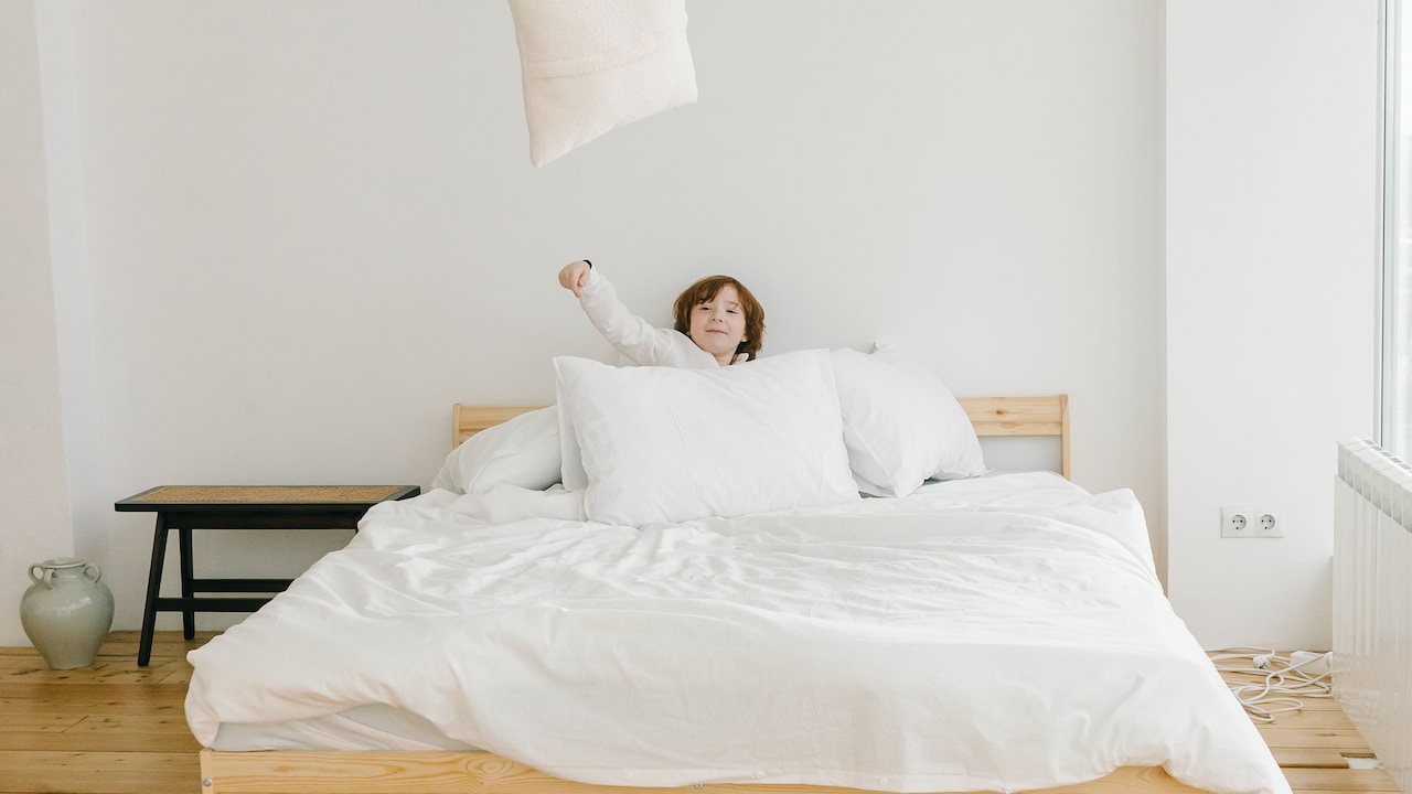 How To Choose The Right Pillow Height For Side, Back And Stomach Sleeping Without Waking Up Stiff