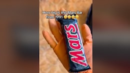 Woman Finds Mars Chocolate From 1991 During House Cleaning, Internet Shocked To See Huge Size