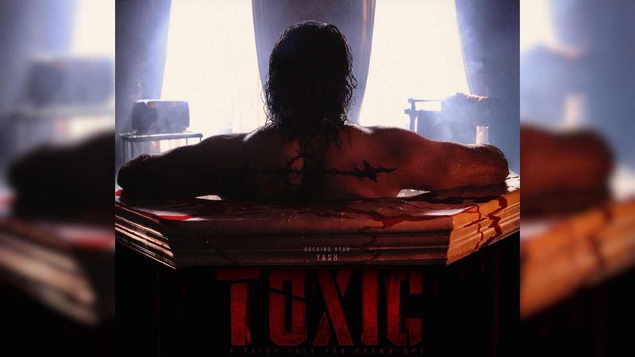 Toxic Release: Fans Burst Firecrackers Outside Theatre In Shivamogga As Yash-Starrer Hits Screens