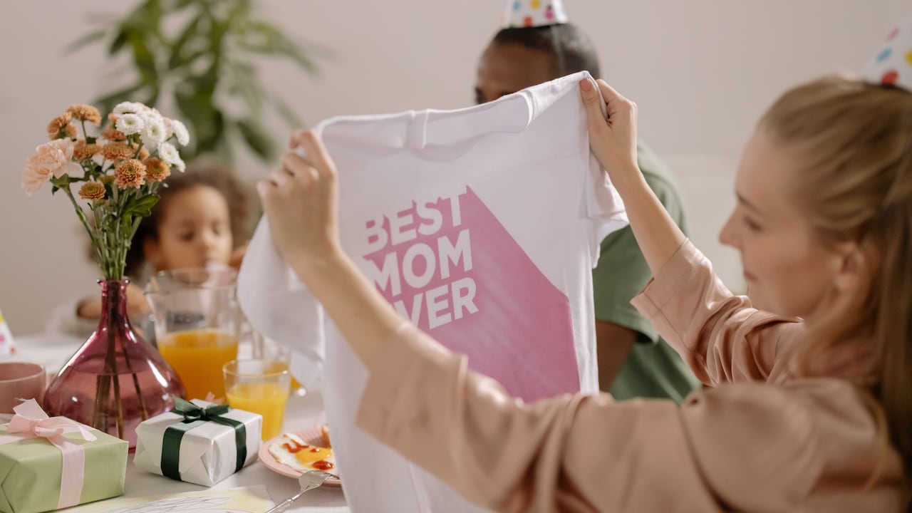 Why Do T-Shirt Seams Twist After Washing? 10 Reasons Explained